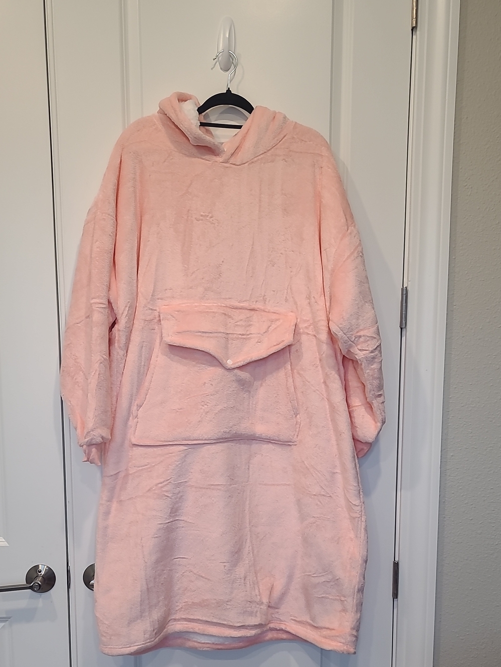 Oversized Plush Hooded Sherpa Robe/lounger- Light Pink